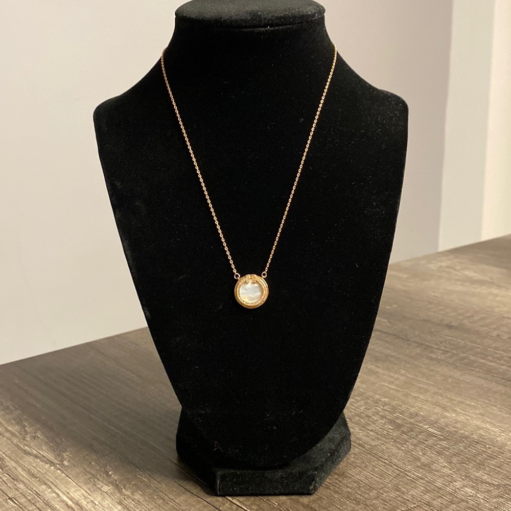 Round pearl necklace with cz stones